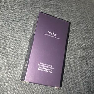 TARTE - amazon clay B.B. tinted moisturizer LIGHT